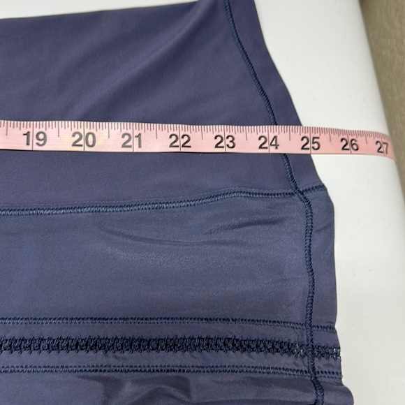 LIKE NEW! Lululemon Sculpt It Singlet - Picture 13 of 14